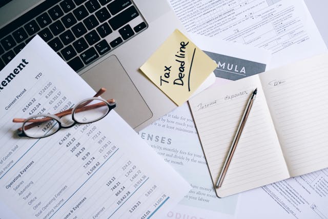 canada tax deadline April 30th